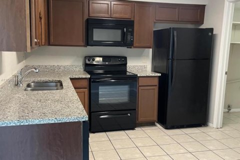 Condominio en venta en Orlando, Florida, 1 dormitorio № 2077039 - foto 2