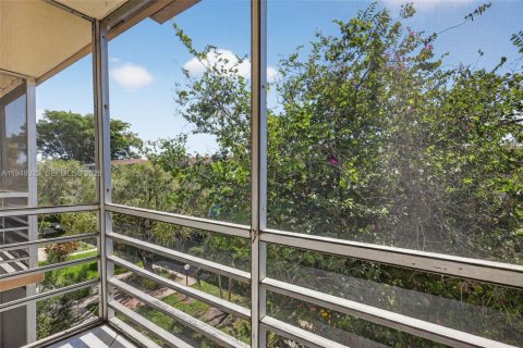 Condominio en venta en Miami, Florida, 1 dormitorio, 63.92 m2 № 2007139 - foto 10