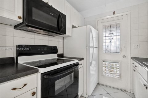 Condominio en venta en Miami, Florida, 1 dormitorio, 63.92 m2 № 2007139 - foto 3