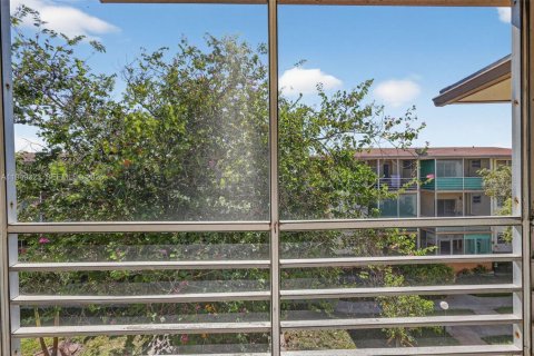 Condominio en venta en Miami, Florida, 1 dormitorio, 63.92 m2 № 2007139 - foto 11