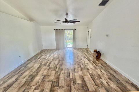Villa ou maison à louer à Deltona, Floride: 3 chambres, 111.95 m2 № 2102348 - photo 4