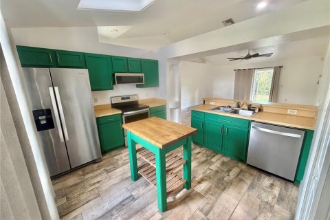 Villa ou maison à louer à Deltona, Floride: 3 chambres, 111.95 m2 № 2102348 - photo 3