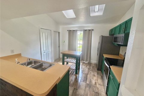 Villa ou maison à louer à Deltona, Floride: 3 chambres, 111.95 m2 № 2102348 - photo 2