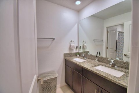 House in Lakeland, Florida 5 bedrooms, 274.43 sq.m. № 1785172 - photo 20