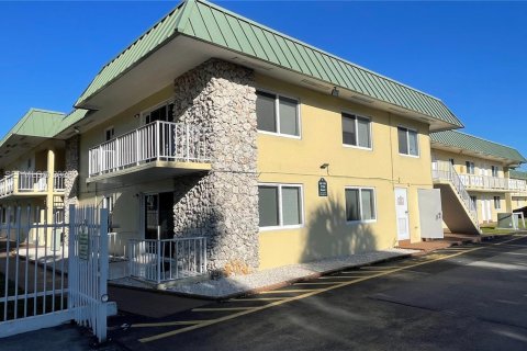 Condominio en venta en Miami Gardens, Florida, 1 dormitorio, 67.82 m2 № 2048842 - foto 1