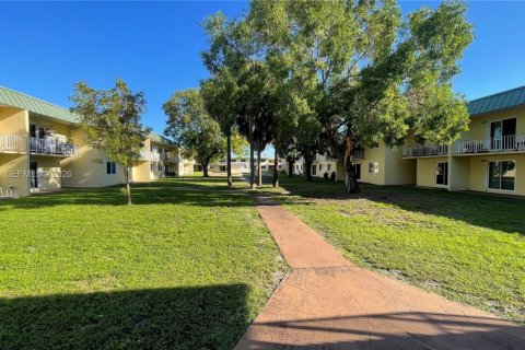 Condominio en venta en Miami Gardens, Florida, 1 dormitorio, 67.82 m2 № 2048842 - foto 10
