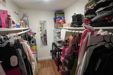 Condominio en venta en Miami Gardens, Florida, 1 dormitorio, 67.82 m2 № 2048842 - foto 8