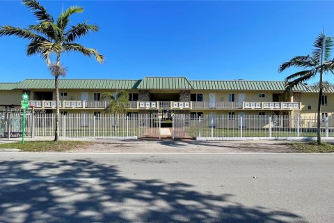 Condominio en venta en Miami Gardens, Florida, 1 dormitorio, 67.82 m2 № 2048842 - foto 14