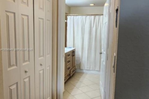 Copropriété à louer à Doral, Floride: 3 chambres, 112.13 m2 № 2088264 - photo 11