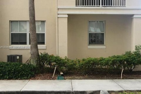 Copropriété à louer à Doral, Floride: 3 chambres, 112.13 m2 № 2088264 - photo 4