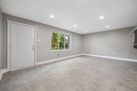 Townhouse in Clearwater, Florida 3 bedrooms, 130.81 sq.m. № 1852576 - photo 6