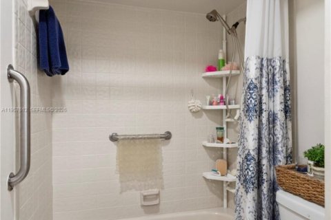 Купить кондоминиум в Маргит, Флорида 2 спальни, 94.67м2, № 2019598 - фото 29