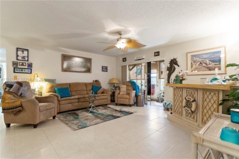Condo in Margate, Florida, 2 bedrooms  № 2019598