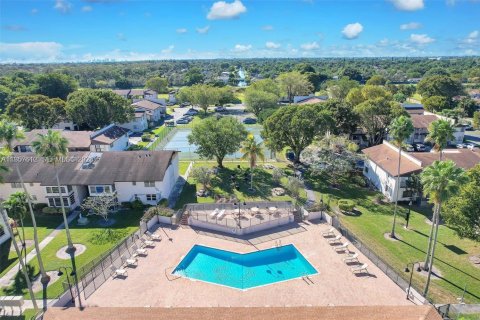 Купить кондоминиум в Маргит, Флорида 2 спальни, 94.67м2, № 2019598 - фото 7