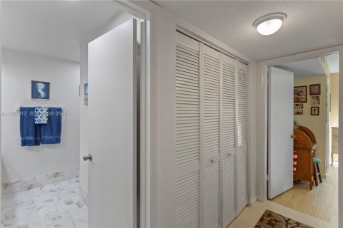 Купить кондоминиум в Маргит, Флорида 2 спальни, 94.67м2, № 2019598 - фото 26