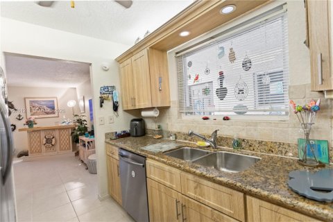 Купить кондоминиум в Маргит, Флорида 2 спальни, 94.67м2, № 2019598 - фото 11