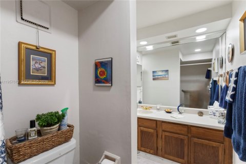 Купить кондоминиум в Маргит, Флорида 2 спальни, 94.67м2, № 2019598 - фото 28