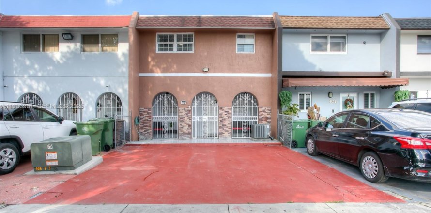 Дом в Хайалиа, Флорида 3 спальни, 141.21м2 № 1994820