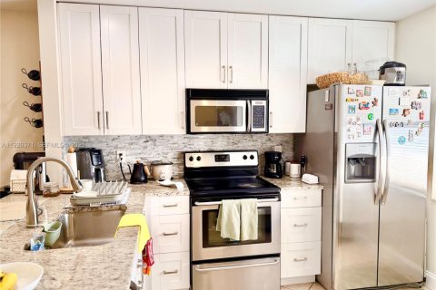 Condominio en venta en Pompano Beach, Florida, 2 dormitorios № 1989262 - foto 23