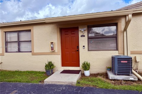 Condominio en venta en Pompano Beach, Florida, 2 dormitorios № 1989262 - foto 25