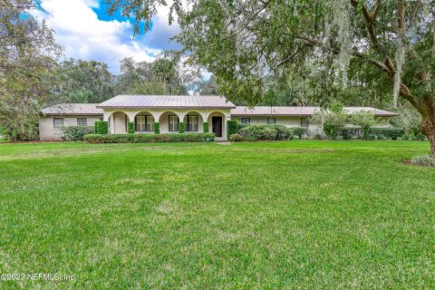 Casa en venta en Palatka, Florida, 5 dormitorios, 363.53 m2 № 861931 - foto 1