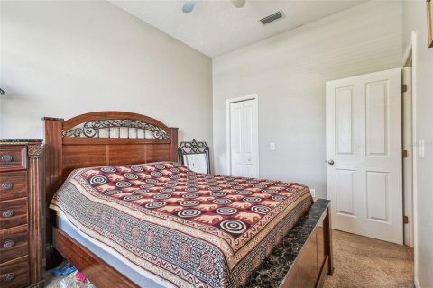 House in Wesley Chapel, Florida 2 bedrooms, 153.75 sq.m. № 1576134 - photo 17
