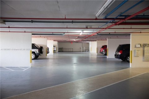 Condominio en venta en Sunny Isles Beach, Florida, 2 dormitorios, 101.73 m2 № 2014610 - foto 16