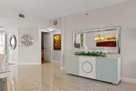 Condominio en venta en Sunny Isles Beach, Florida, 2 dormitorios, 101.73 m2 № 2014610 - foto 8