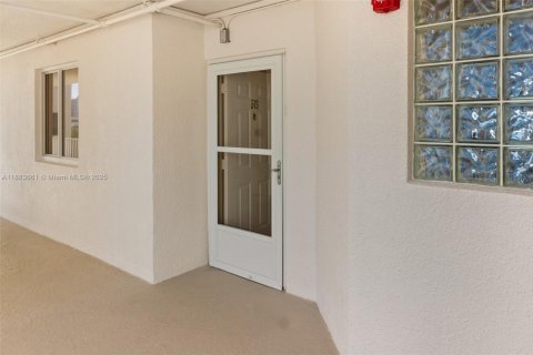 Condominio en venta en Sunny Isles Beach, Florida, 2 dormitorios, 101.73 m2 № 2014610 - foto 14