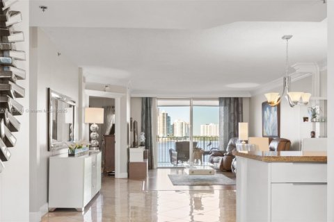Condominio en venta en Sunny Isles Beach, Florida, 2 dormitorios, 101.73 m2 № 2014610 - foto 4