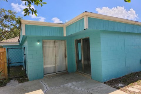 Villa ou maison à louer à Winter Springs, Floride: 2 chambres, 84.45 m2 № 1899478 - photo 1