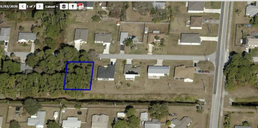 Commercial property in Palm Bay, Florida № 2240853
