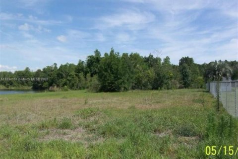 Propiedad comercial en venta en Kissimmee, Florida № 1813960 - foto 4