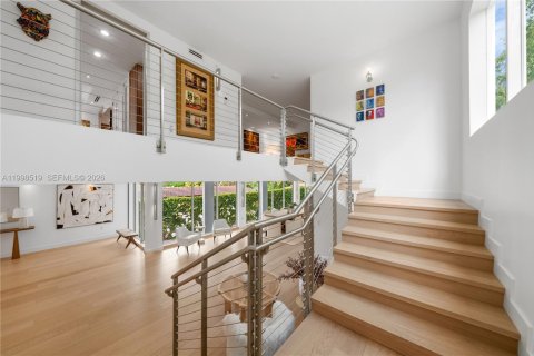 Casa en venta en Miami Beach, Florida, 4 dormitorios, 615.57 m2 № 2066172 - foto 13