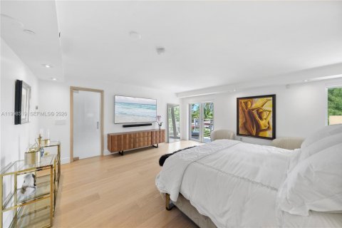 Casa en venta en Miami Beach, Florida, 4 dormitorios, 615.57 m2 № 2066172 - foto 22
