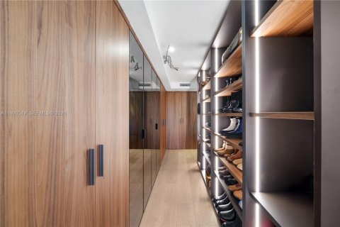 Casa en venta en Miami Beach, Florida, 4 dormitorios, 615.57 m2 № 2066172 - foto 25