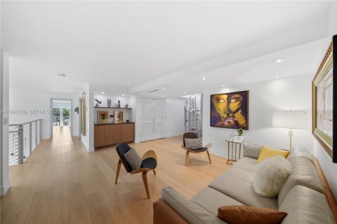 Casa en venta en Miami Beach, Florida, 4 dormitorios, 615.57 m2 № 2066172 - foto 14