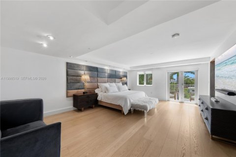 Casa en venta en Miami Beach, Florida, 4 dormitorios, 615.57 m2 № 2066172 - foto 17