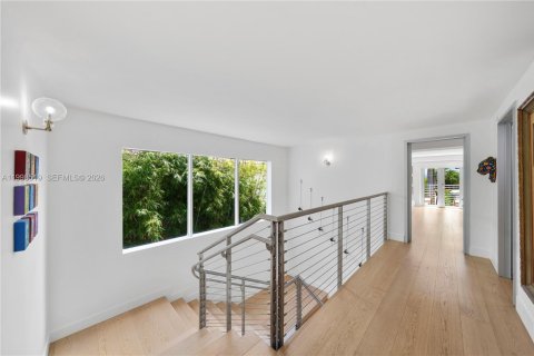 Casa en venta en Miami Beach, Florida, 4 dormitorios, 615.57 m2 № 2066172 - foto 16