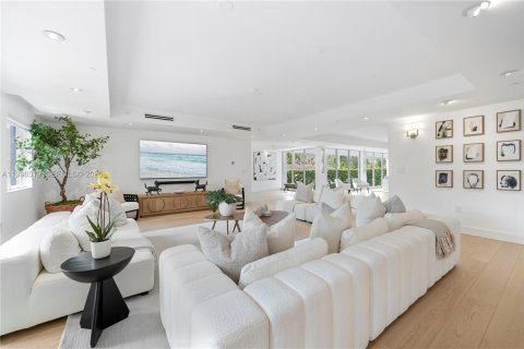 Casa en venta en Miami Beach, Florida, 4 dormitorios, 615.57 m2 № 2066172 - foto 7
