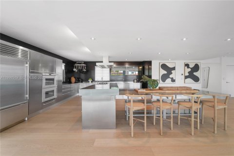Casa en venta en Miami Beach, Florida, 4 dormitorios, 615.57 m2 № 2066172 - foto 11