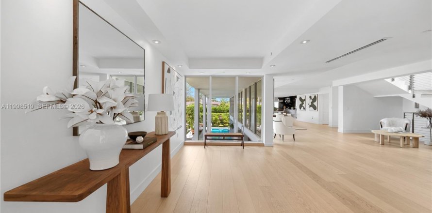 Casa en Miami Beach, Florida 4 dormitorios, 615.57 m2 № 2066172