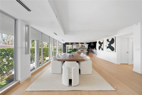 Casa en venta en Miami Beach, Florida, 4 dormitorios, 615.57 m2 № 2066172 - foto 4