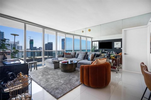 Condo in Miami, Florida, 2 bedrooms № 2252437 - photo 5