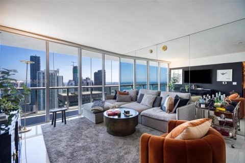 Condo in Miami, Florida, 2 bedrooms № 2252437 - photo 4