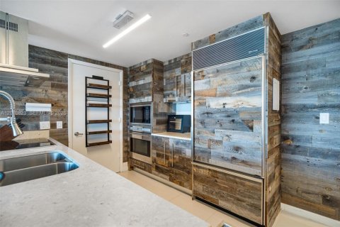 Condo in Miami, Florida, 2 bedrooms № 2252437 - photo 11