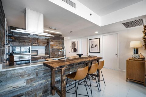 Condo in Miami, Florida, 2 bedrooms № 2252437 - photo 8