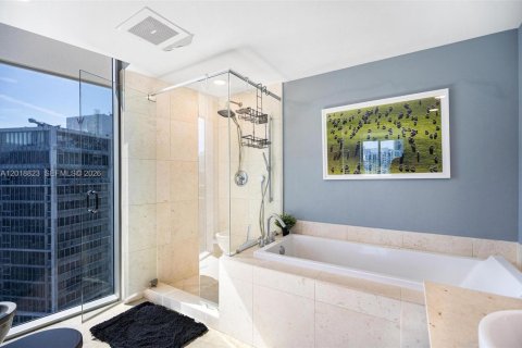 Condo in Miami, Florida, 2 bedrooms № 2252437 - photo 24
