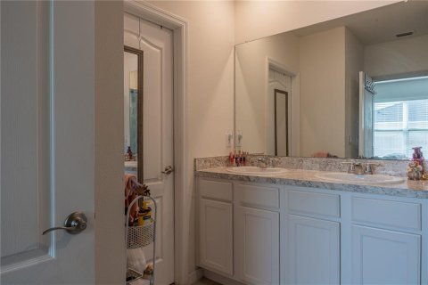 House in Davenport, Florida 4 bedrooms, 148.83 sq.m. № 1536523 - photo 8