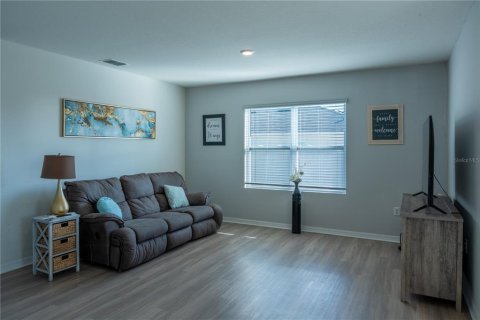 House in Davenport, Florida 4 bedrooms, 148.83 sq.m. № 1536523 - photo 5